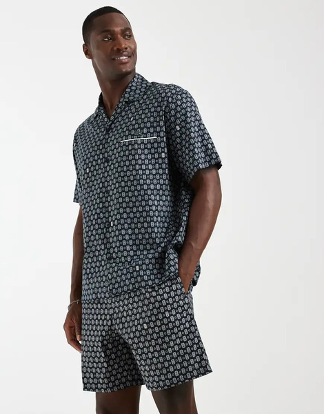  Lacoste Co Ord Drawstring Monogram Logo Shorts In Navy 