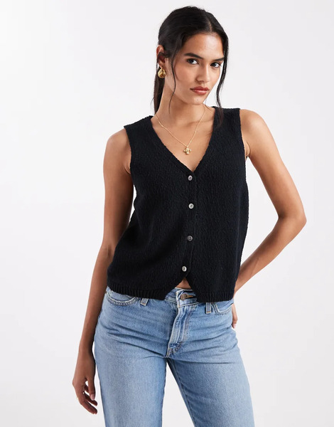  Levi's Boucle Vest In Black 