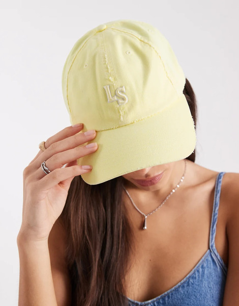  Levi's Canvas Logo Cap In Buttermlik Yellow 