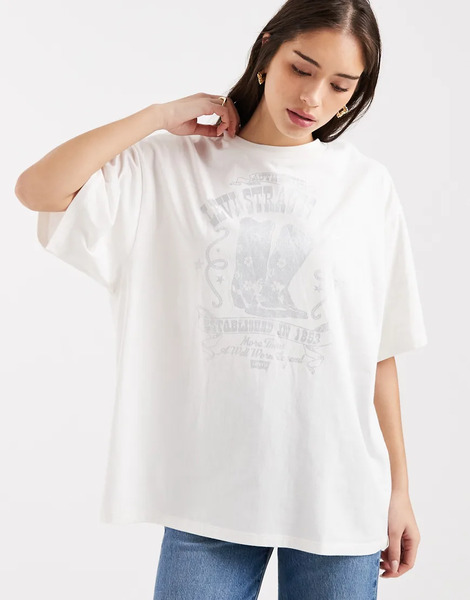  Levi's Oversized Foil Cowboy Graphic Tee In White 