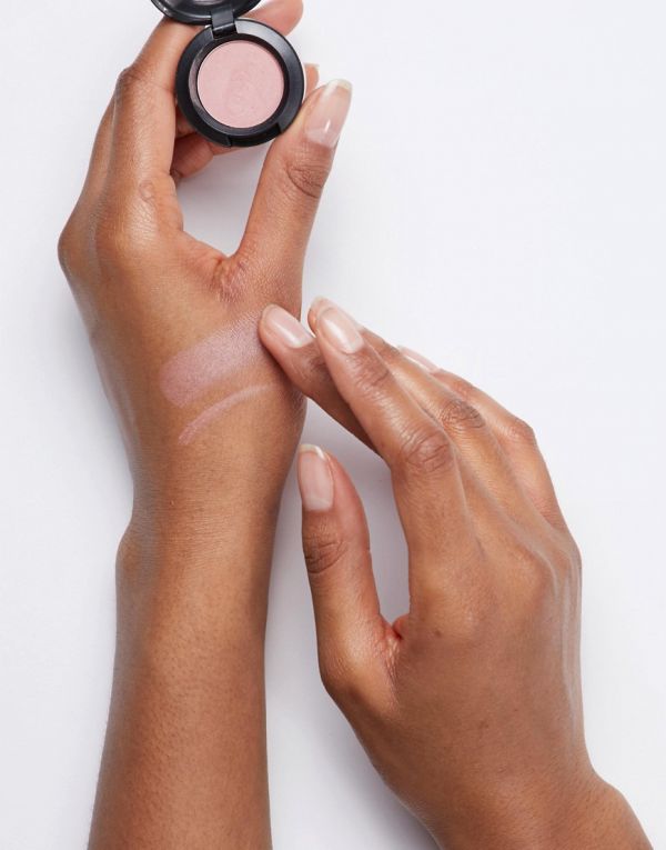  Mac Satin Small Eyeshadow   Girlie Pink 