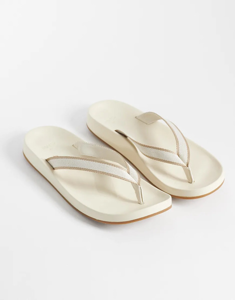  Mango Flip Flops In White 