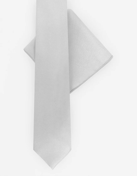  Maya Satin Tie Pocket Square Set In Silver 