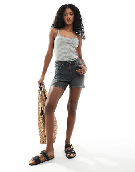  Monki Aimo Relaxed Denim Shorts In Black Wash 