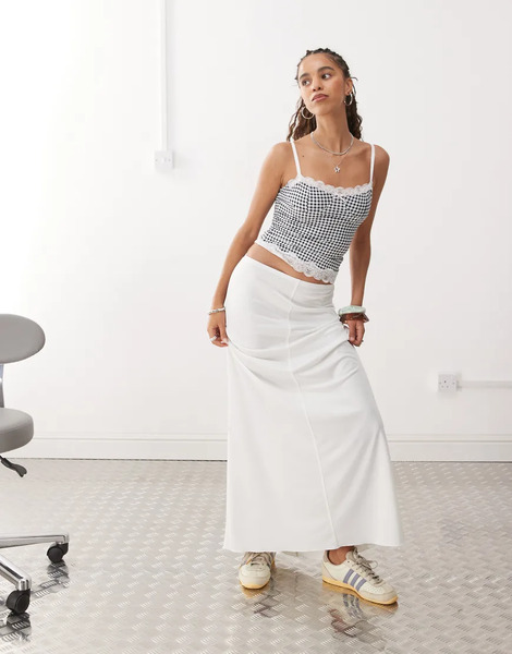  Monki Floaty Maxi Skirt In White 