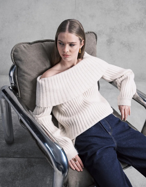  Monki Oversized Bardot Knitted Jumper In Off White Melange 
