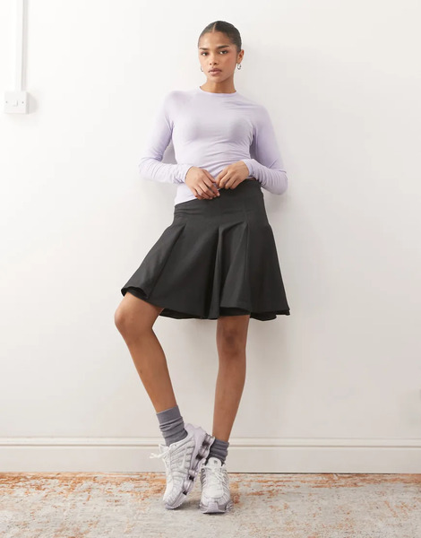 Monki Pleated Mini Skirt In Grey 