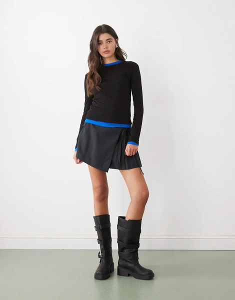  Monki Pleated Wrap Mini Skirt In Black 
