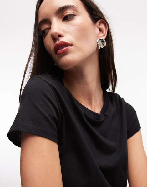  Monki T Shirt In Black 