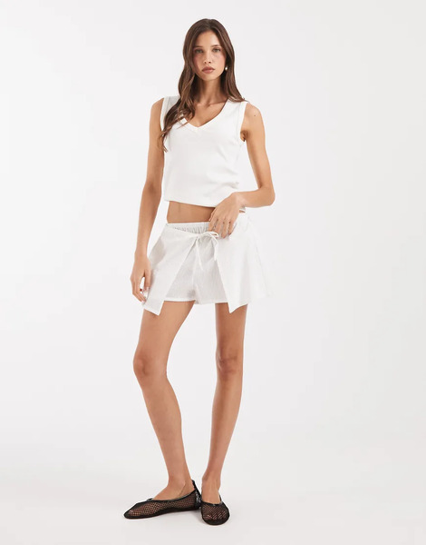  Neon Rose Mini Skort In White Black 