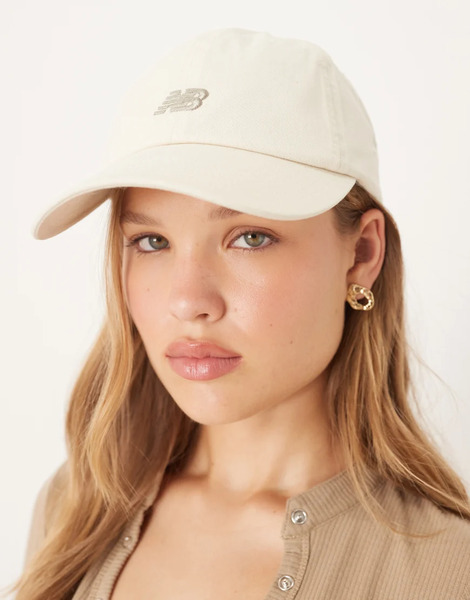  New Balance Logo Cap In Off White 