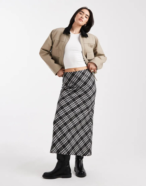  New Look Check Midi Skirt In Black 