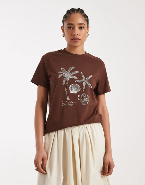  New Look Palm Shell Printed Girlfriend Tee In Brown 