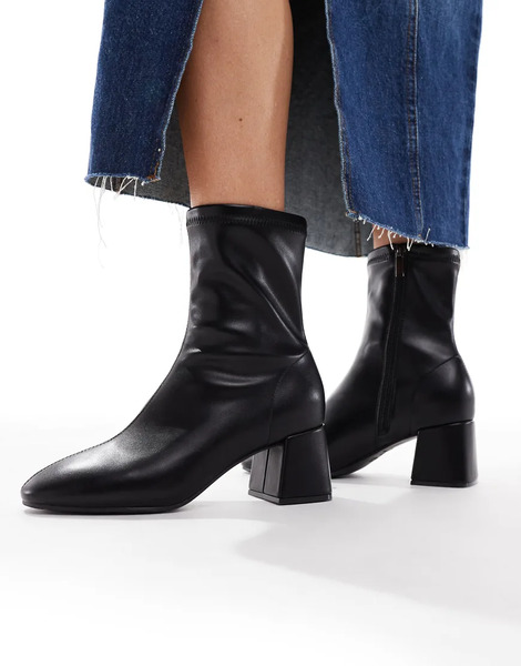  New Look Pu Sock Heeled Boot In Black 