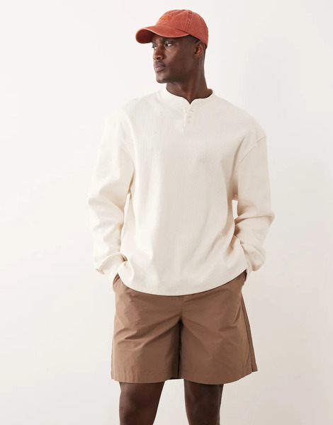  New Look Pull On Parachute Short In Brown 