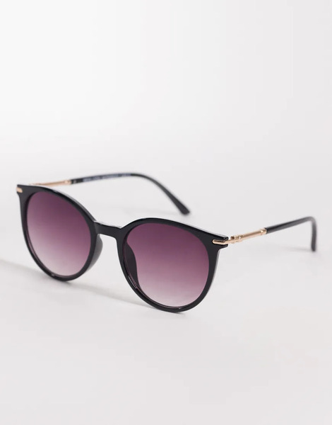  New Look Round Sunglasses In Black 
