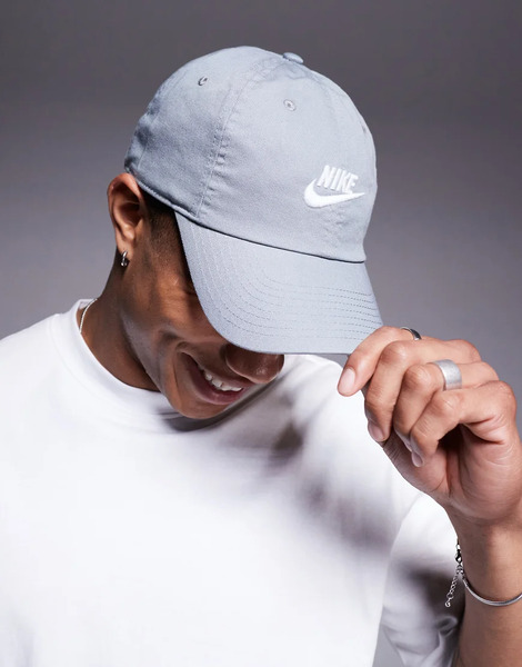  Nike Club Hat In Grey 