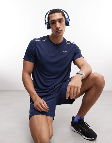  Nike Running Miler Dri Fit Uv Protection T Shirt In Navy 