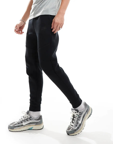  Nike Tech Fleece Joggers In Black 