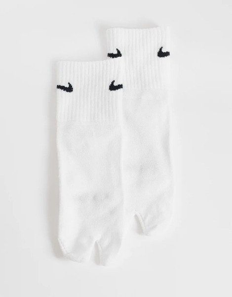  Nike Training Everyday Rift Split Toe Socks In White 