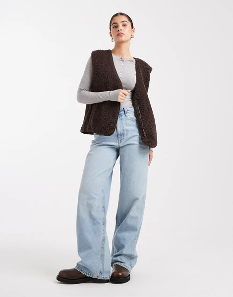  Object Teddy Fleece Sleeveless Jacket In Chocolate Brown 