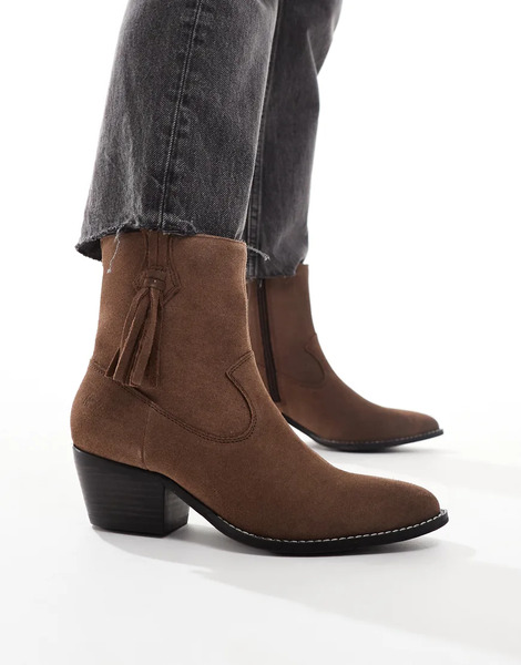  Off The Hook Clapton Leather Ankle Boots In Almond Brown 