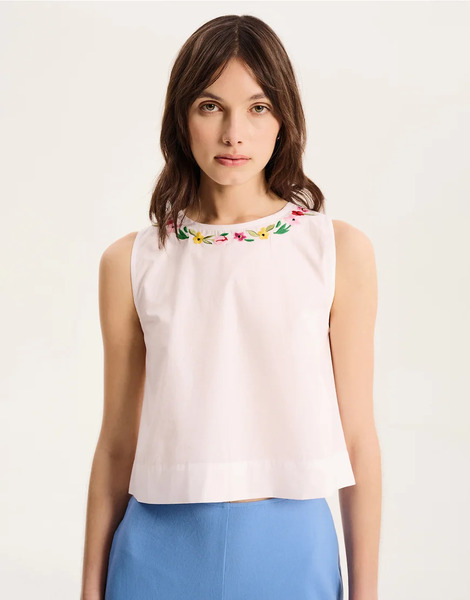  Omnes Floral Crop Top In White 
