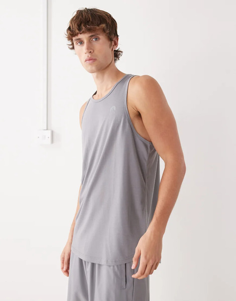  Oosc Elite Activewear Tank In Grey 