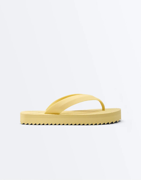  Oysho Textured Platform Beach Sandal In Yellow 