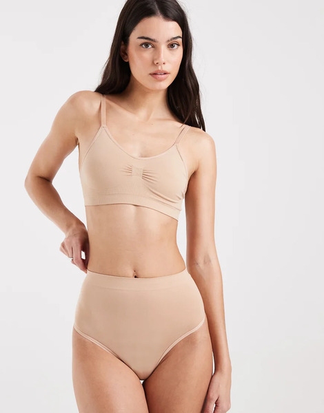  Perfect Secrets Medium Shaper Thong In Cappuccino Neutral 