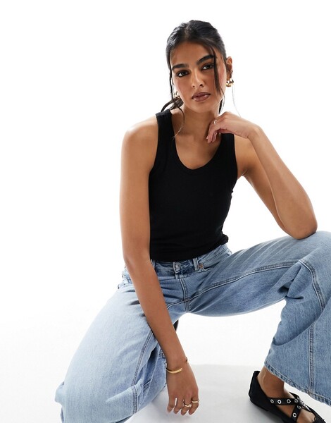  Pieces Built In Bra Vest Top In Black 