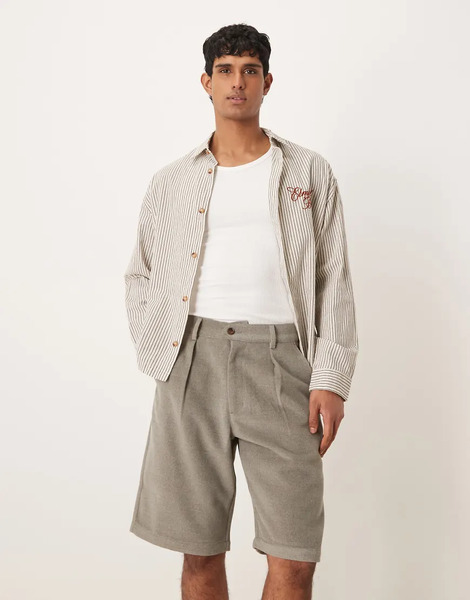  Prohibited Double Pleated Shorts In Grey 