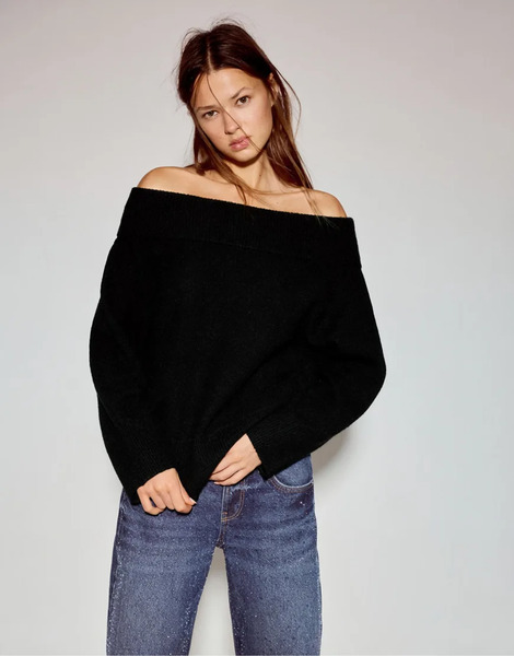  Pull & Bear Asymmetric Soft Knit Sweater In Black 