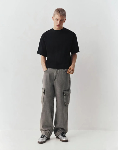  Pull & Bear Baggy Cargo Jeans In Dark Grey 