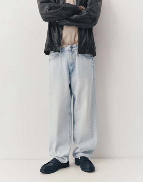  Pull & Bear Baggy Jeans In Pale Blue 