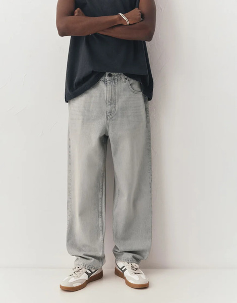  Pull & Bear Baggy Jeans In Pale Grey 