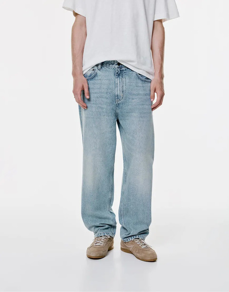  Pull & Bear Baggy Jeans In Washed Blue 