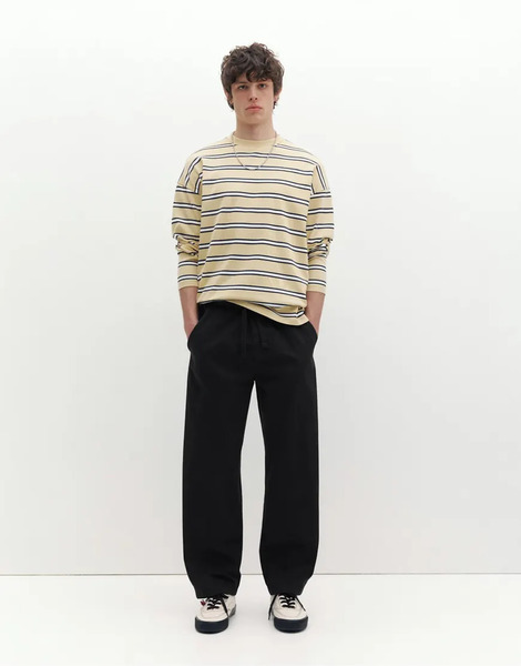  Pull & Bear Baggy Jogger Trousers In Black 