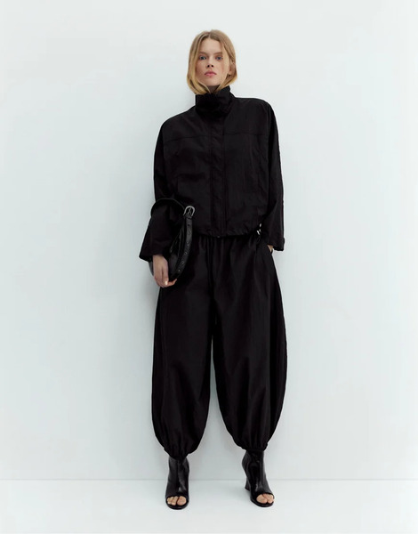  Pull & Bear Barrel Trousers In Black 