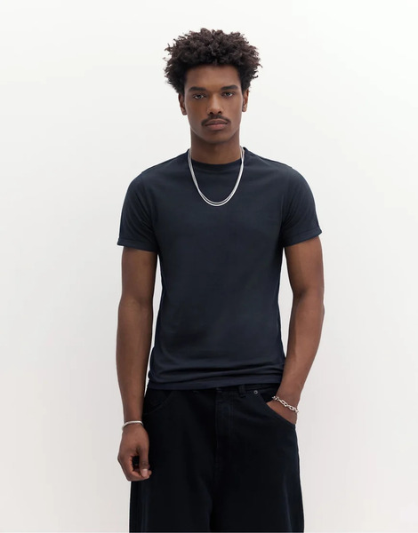  Pull & Bear Basic Muscle Fit T Shirt In Navy 
