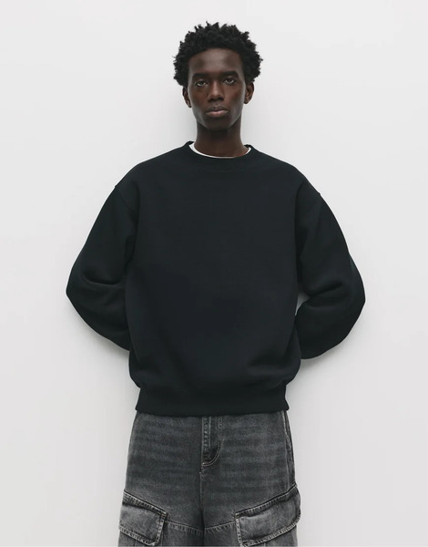  Pull & Bear Basic Round Neck Sweatshirt In Black 