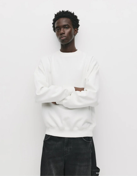  Pull & Bear Basic Round Neck Sweatshirt In Off White 