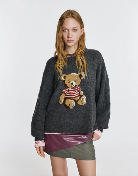  Pull & Bear Bear Graphic Sweater In Grey 