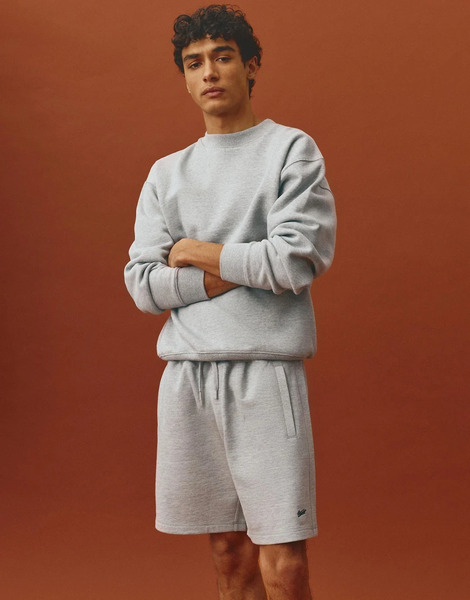  Pull & Bear Bermuda Jogger With Logo In Grey Marl 