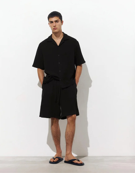  Pull & Bear Bermuda Short Sweatpants In Black 