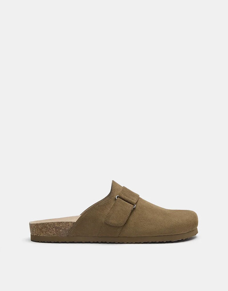  Pull & Bear Buckle Clogs In Brown 