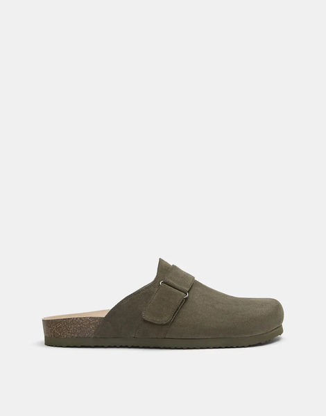  Pull & Bear Buckle Clogs In Khaki Multi 