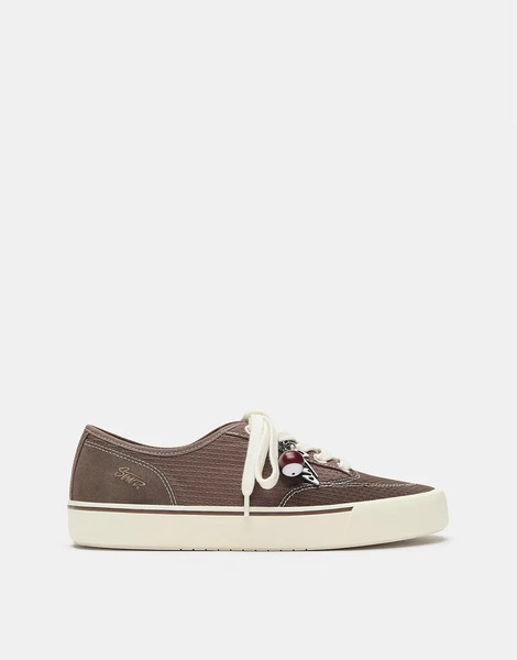  Pull & Bear Canvas Trainer In Brown 