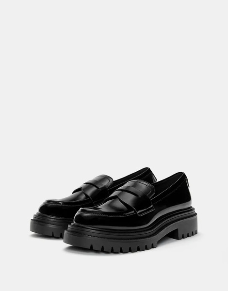  Pull & Bear Chunky Loafers In Black 