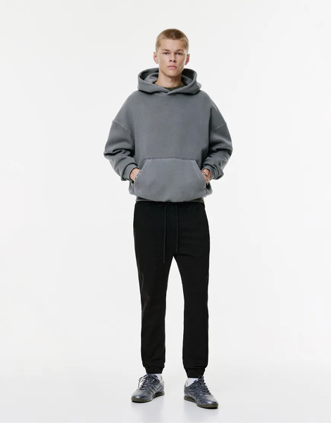  Pull & Bear Comfort Joggers In Black 